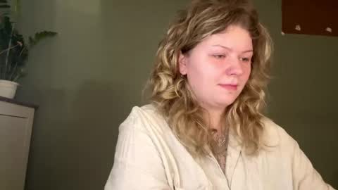 Alina online show from April 15, 1:22 pm