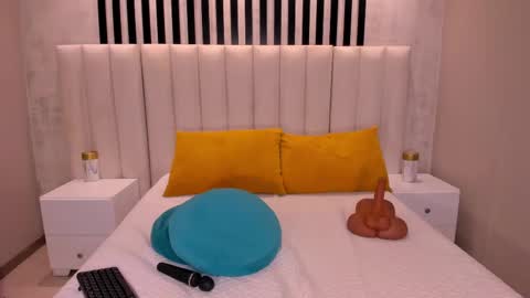 alinakravitz_ online show from September 18, 12:58 pm