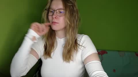 alinasei online show from March 3, 7:25 am