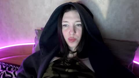 alisaadoll online show from February 8, 1:37 pm