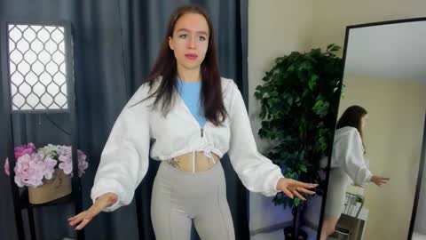 Mia online show from November 3, 2:37 am