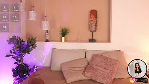 Snapshot of alison222_ chatting on September 27, 8:27 pm A L I S O N online show from September 27, 8:27 pm