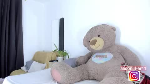 Snapshot of alison_ker chatting on February 13, 4:11 am Sofias house online show from February 13, 4:11 am