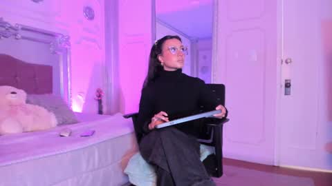 Snapshot of alisonfishert chatting on February 3, 11:53 am Alison Fishert online show from February 3, 11:53 am