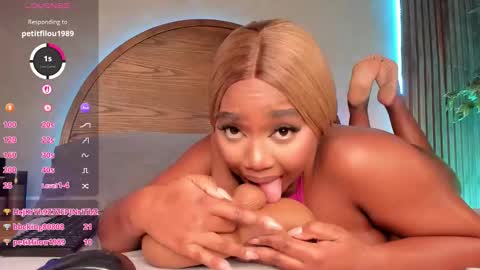 Alison Moon  online show from November 16, 12:12 am