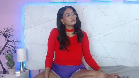 alissa_smith_ online show from April 23, 12:29 pm