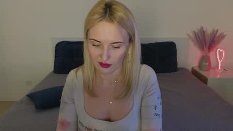 alisssarose online show from January 7, 7:38 pm