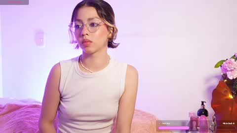 Alicia Teylor online show from April 10, 10:49 pm