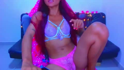 alixxe_ online show from February 2, 5:06 am