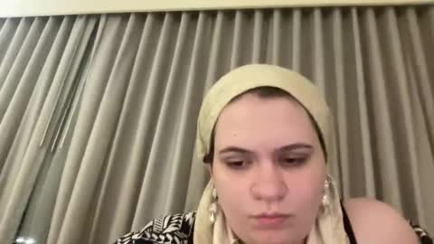 alizathejew online show from April 19, 4:12 am