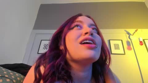 Laura online show from February 16, 9:48 pm