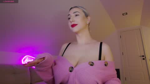 A day u didnt smile is a lost day online show from March 4, 9:27 am