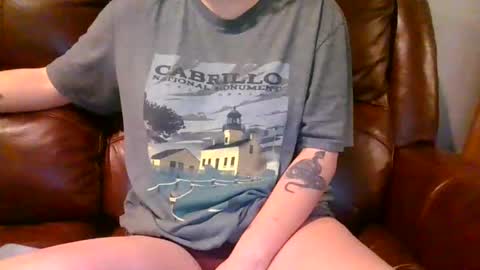 alliebearx online show from November 12, 5:00 pm