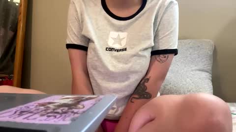 Snapshot of alliebearx chatting on October 9, 10:14 pm alliebearx online show from October 9, 10:14 pm