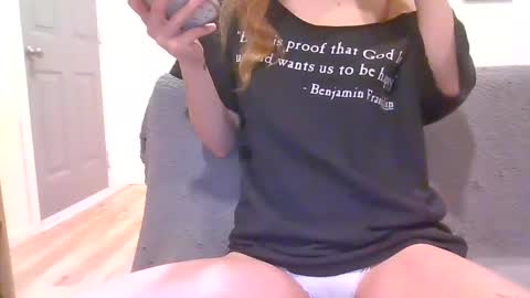 Snapshot of alliebearx chatting on February 22, 8:40 am alliebearx online show from February 22, 8:40 am
