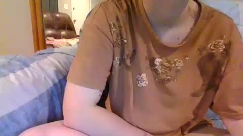 Snapshot of alliebearx chatting on October 19, 2:57 am alliebearx online show from October 19, 2:57 am