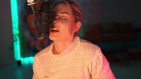 Allie online show from November 28, 6:16 am