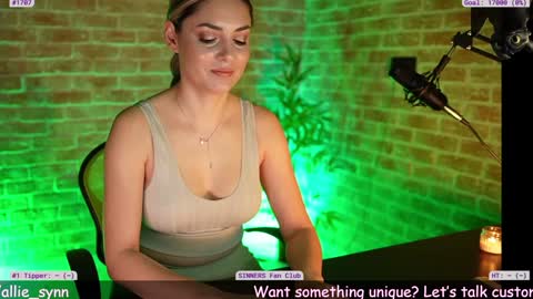 Snapshot of alliesynns chatting on January 21, 5:16 am Allie online show from January 21, 5:16 am