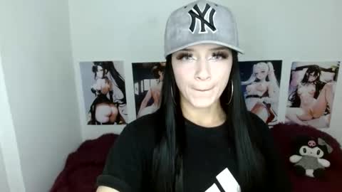 Snapshot of allison___taylor chatting on October 7, 1:43 am allison___taylor online show from October 7, 1:43 am