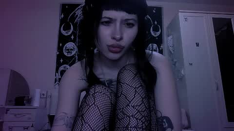 Alis online show from April 8, 7:49 pm