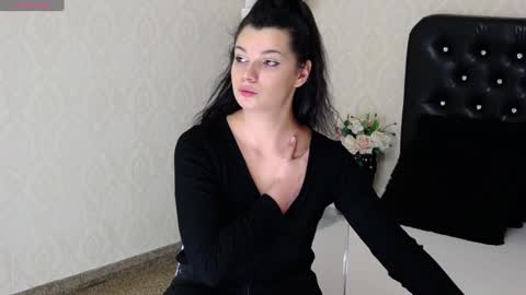 Snapshot of allisonn223 chatting on December 7, 8:27 pm Deea online show from December 7, 8:27 pm