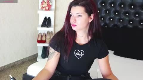 Snapshot of allisonn223 chatting on October 20, 12:30 pm Deea online show from October 20, 12:30 pm