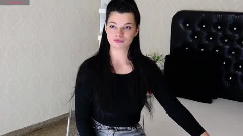 Snapshot of allisonn223 chatting on December 13, 8:25 pm Deea online show from December 13, 8:25 pm