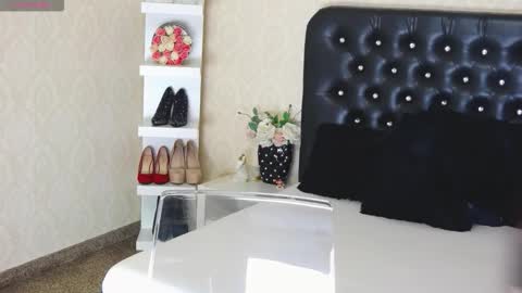 Snapshot of allisonn223 chatting on October 16, 1:14 pm Deea online show from October 16, 1:14 pm