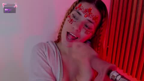 A L L I S S online show from October 31, 8:35 pm