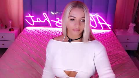 AlwaysHot online show from March 11, 2:38 am