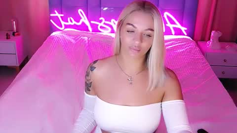 AlwaysHot online show from October 29, 3:22 am