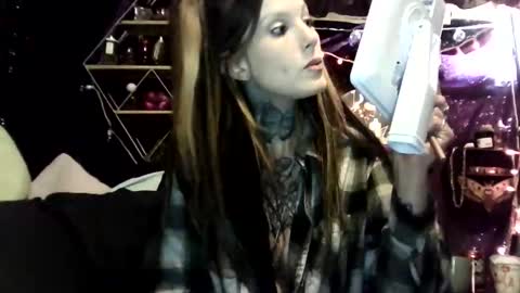 allymoon1369 online show from April 13, 11:11 am