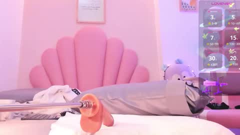 Allyson online show from December 14, 8:36 pm