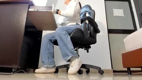 ALMA FENIX  online show from February 4, 12:30 pm