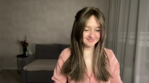 Anna online show from April 13, 9:15 pm