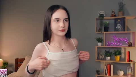 Alona online show from May 15, 7:05 pm
