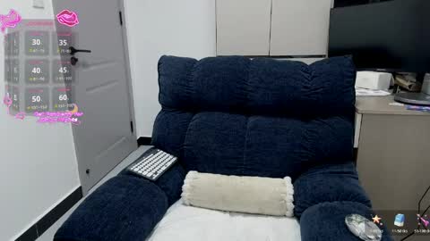 alovelycat online show from March 31, 1:11 pm