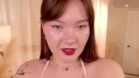 Lilu online show from May 31, 5:57 am