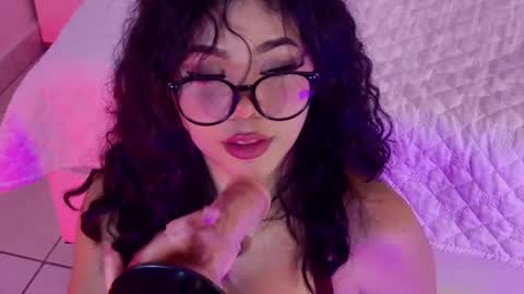aly_leee online show from April 11, 7:28 pm