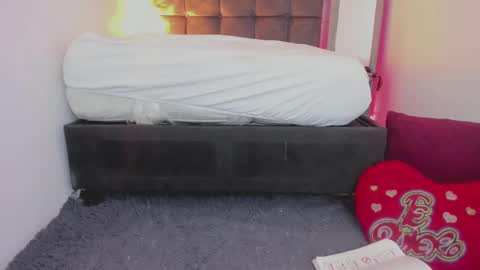 aly_n_sebas online show from October 6, 6:45 pm