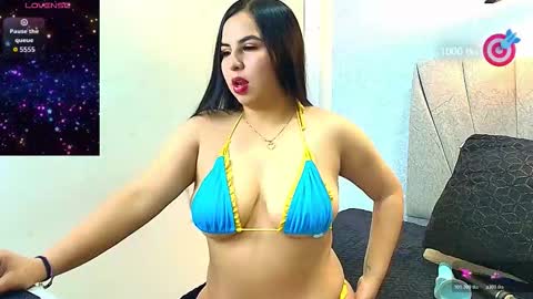 Snapshot of aly_smith_ chatting on October 20, 11:24 am A L Y online show from October 20, 11:24 am