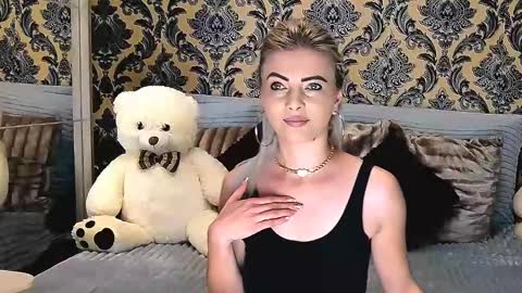 aly online show from February 28, 10:09 am