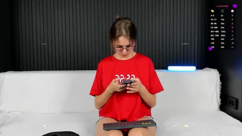 Alena online show from November 23, 4:30 pm