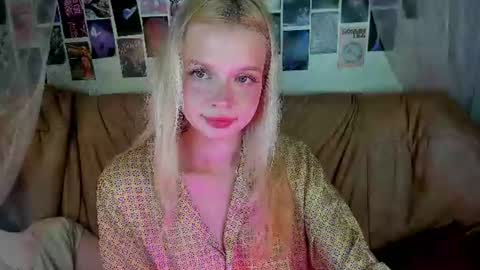 Alysa   7GMT  online show from July 3, 1:39 pm
