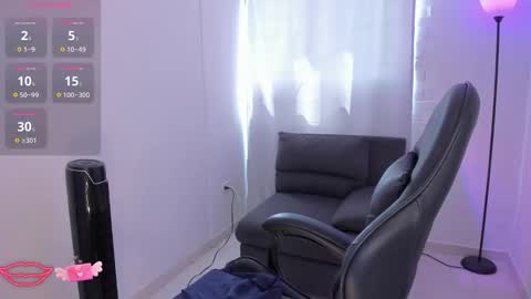 Snapshot of alysonn_conner chatting on September 16, 2:25 pm Alyson online show from September 16, 2:25 pm