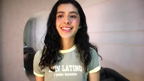 alyssa_joness online show from June 4, 4:17 am