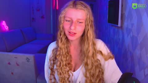 Snapshot of amaliaqueen999 chatting on September 27, 2:46 pm Amalia online show from September 27, 2:46 pm