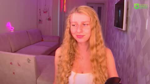 Snapshot of amaliaqueen999 chatting on October 26, 1:17 pm Amalia online show from October 26, 1:17 pm