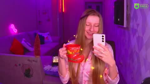 Snapshot of amaliaqueen999 chatting on December 24, 2:54 pm Amalia online show from December 24, 2:54 pm