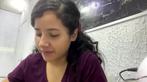Snapshot of amany_r chatting on March 9, 6:06 am amany_r online show from March 9, 6:06 am